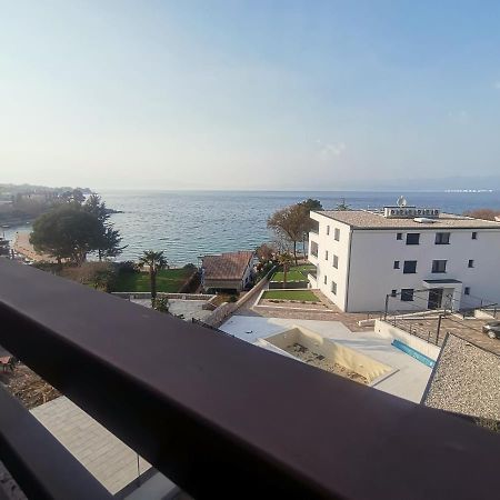 Apartments Petrica Малинска Экстерьер фото