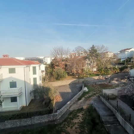 Apartments Petrica Малинска Экстерьер фото