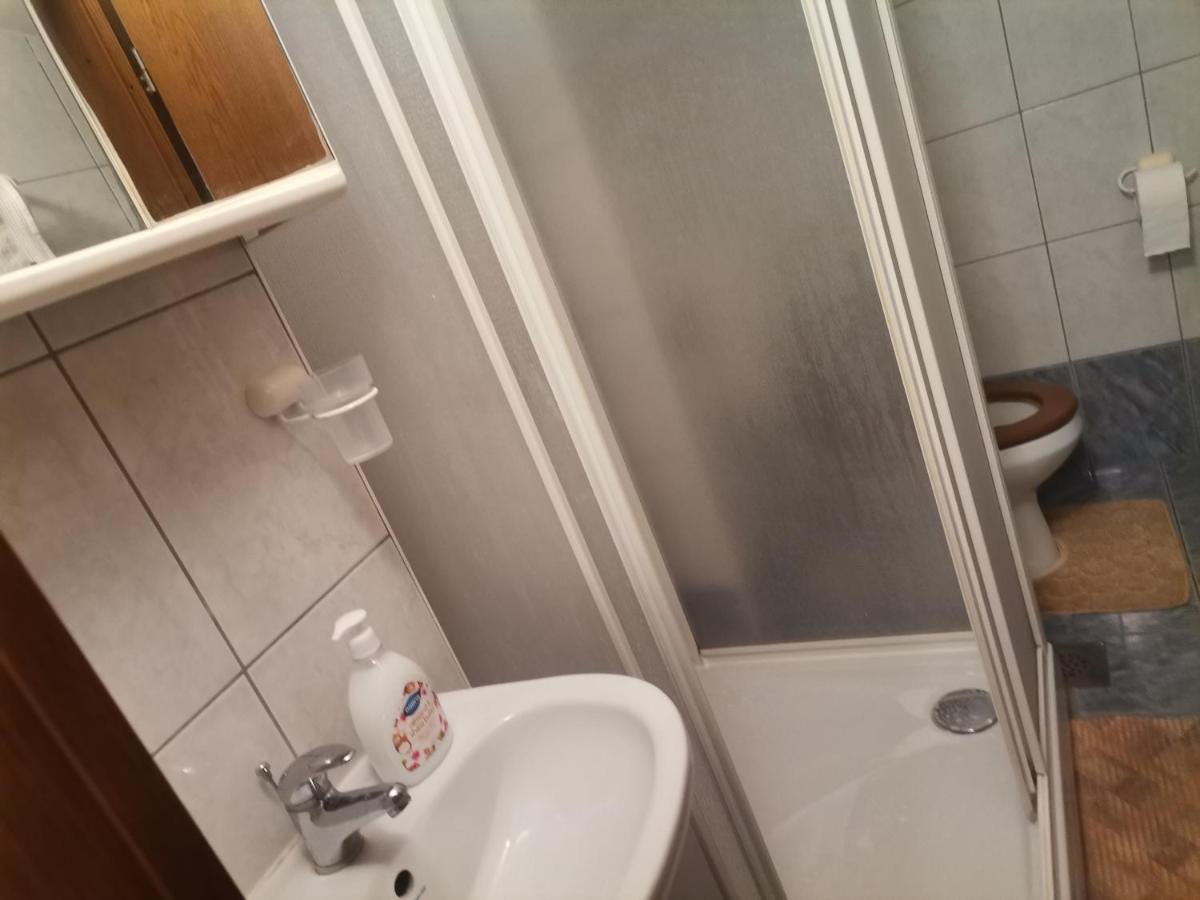 Apartments Petrica Малинска Экстерьер фото