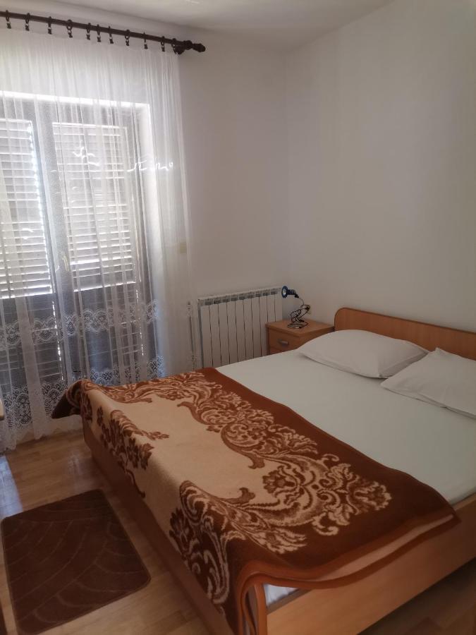 Apartments Petrica Малинска Экстерьер фото