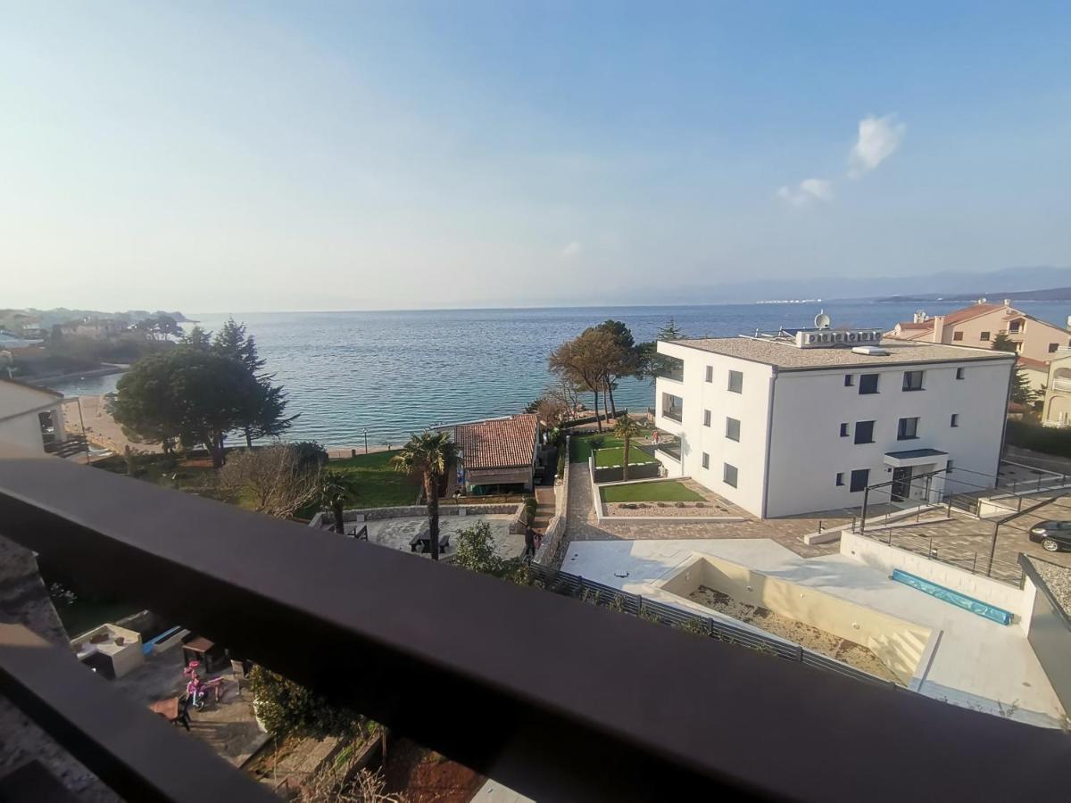 Apartments Petrica Малинска Экстерьер фото