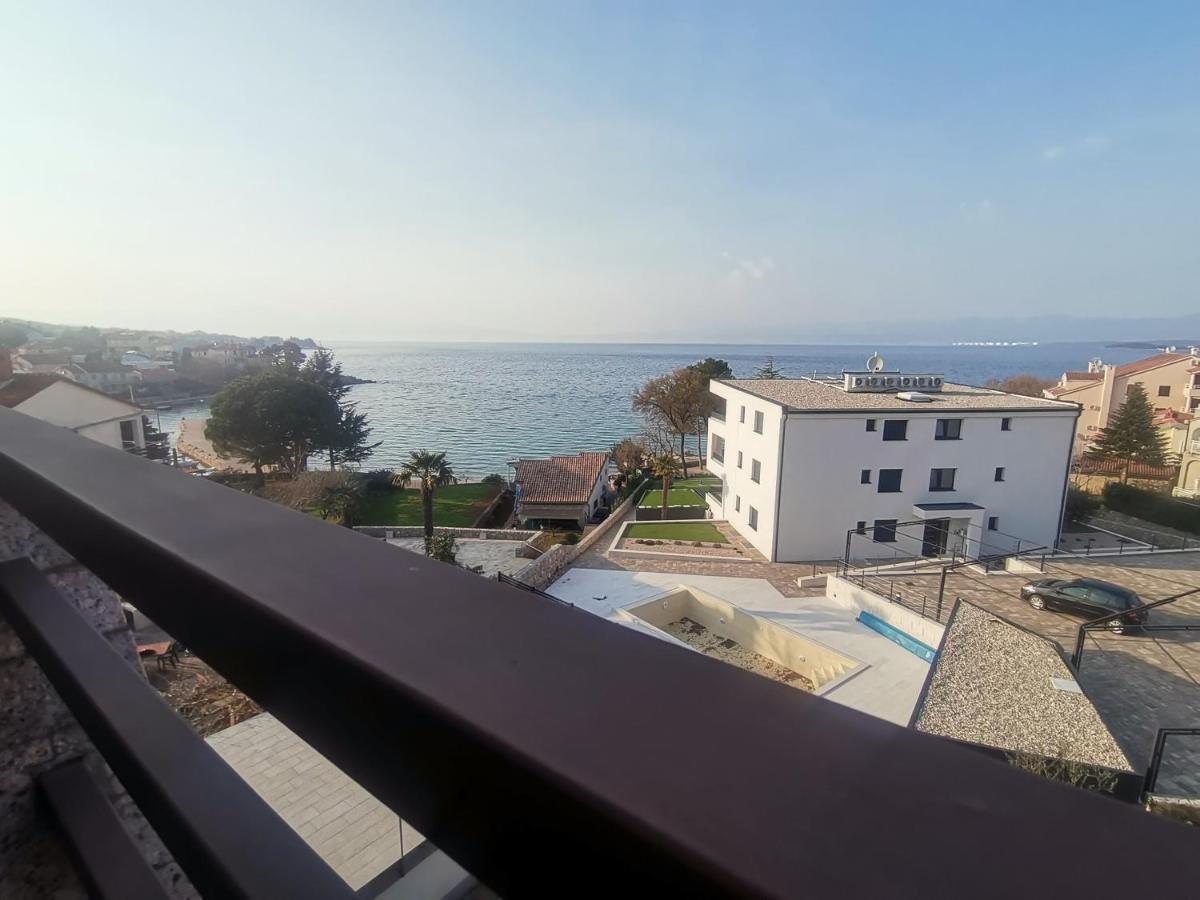 Apartments Petrica Малинска Экстерьер фото
